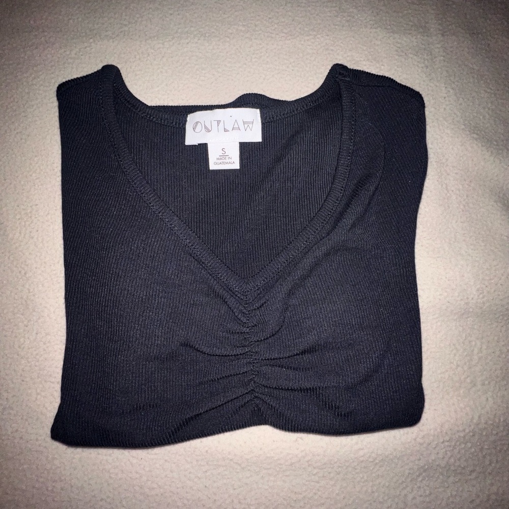 Black Tee
